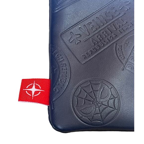 United Airlines First Class Marvel SpiderMan Far From Home Amenity Travel Bag - Picture 4 of 12